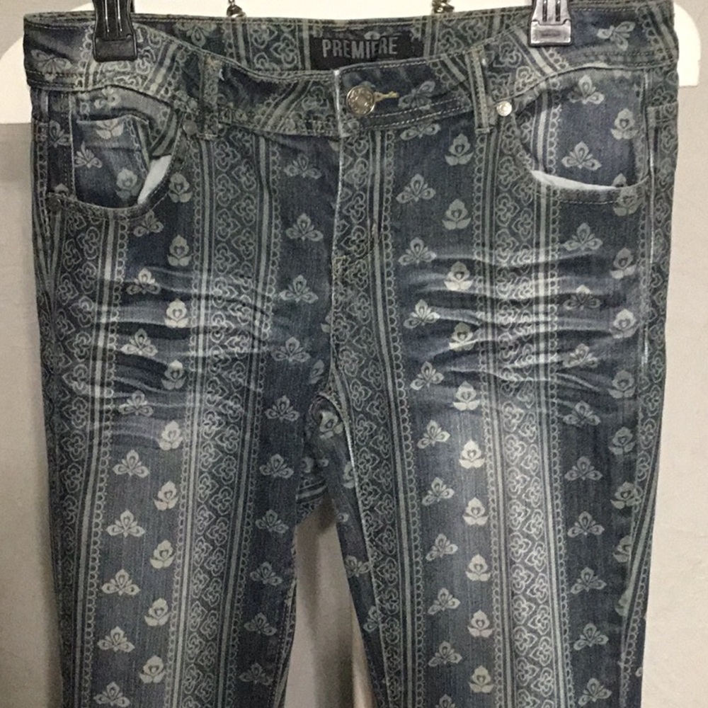 Flair Bottom Jeans - Picture 2 of 5